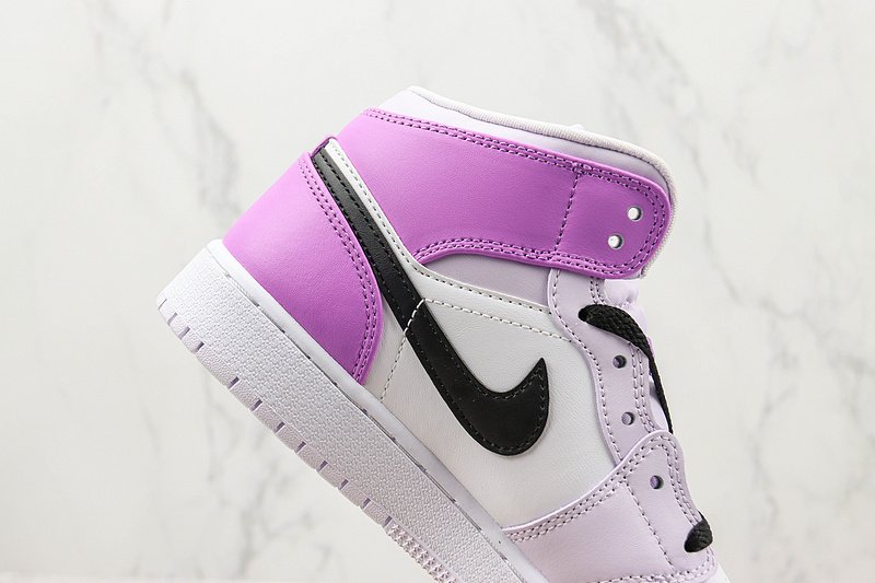 Air Jordan 1 Mid GS "Barely Grape" фото № 4