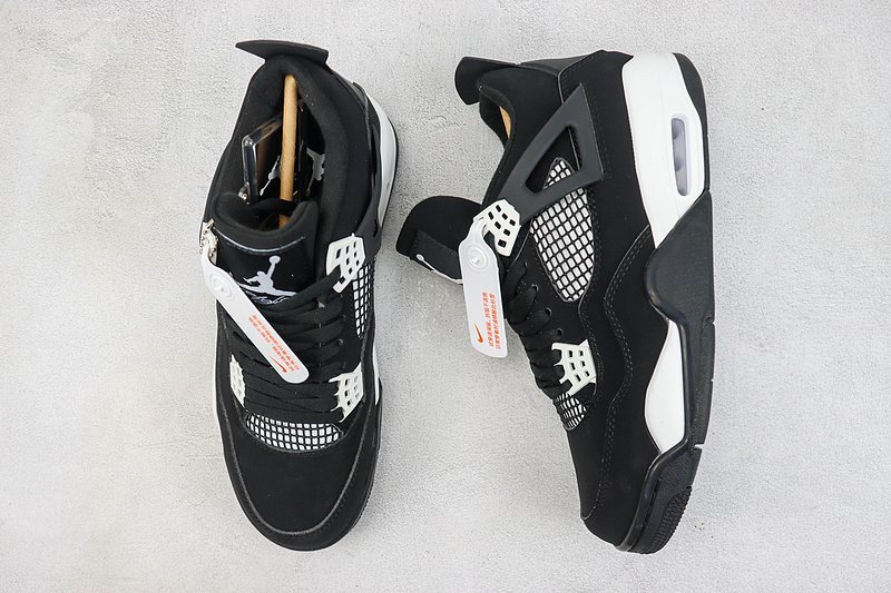 Air Jordan 4 "White Thunder" фото № 6