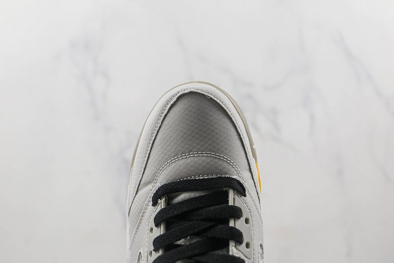 OFF-White x Air Jordan 5 "Grey/Green" фото № 3