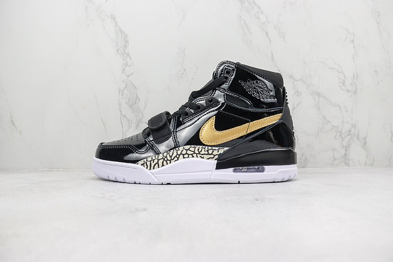 Air Jordan Legacy 312 High "Black/Gold Patent" фото № 2