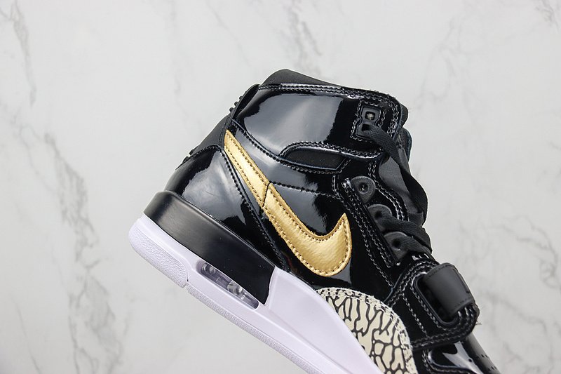 Air Jordan Legacy 312 High "Black/Gold Patent" фото № 3