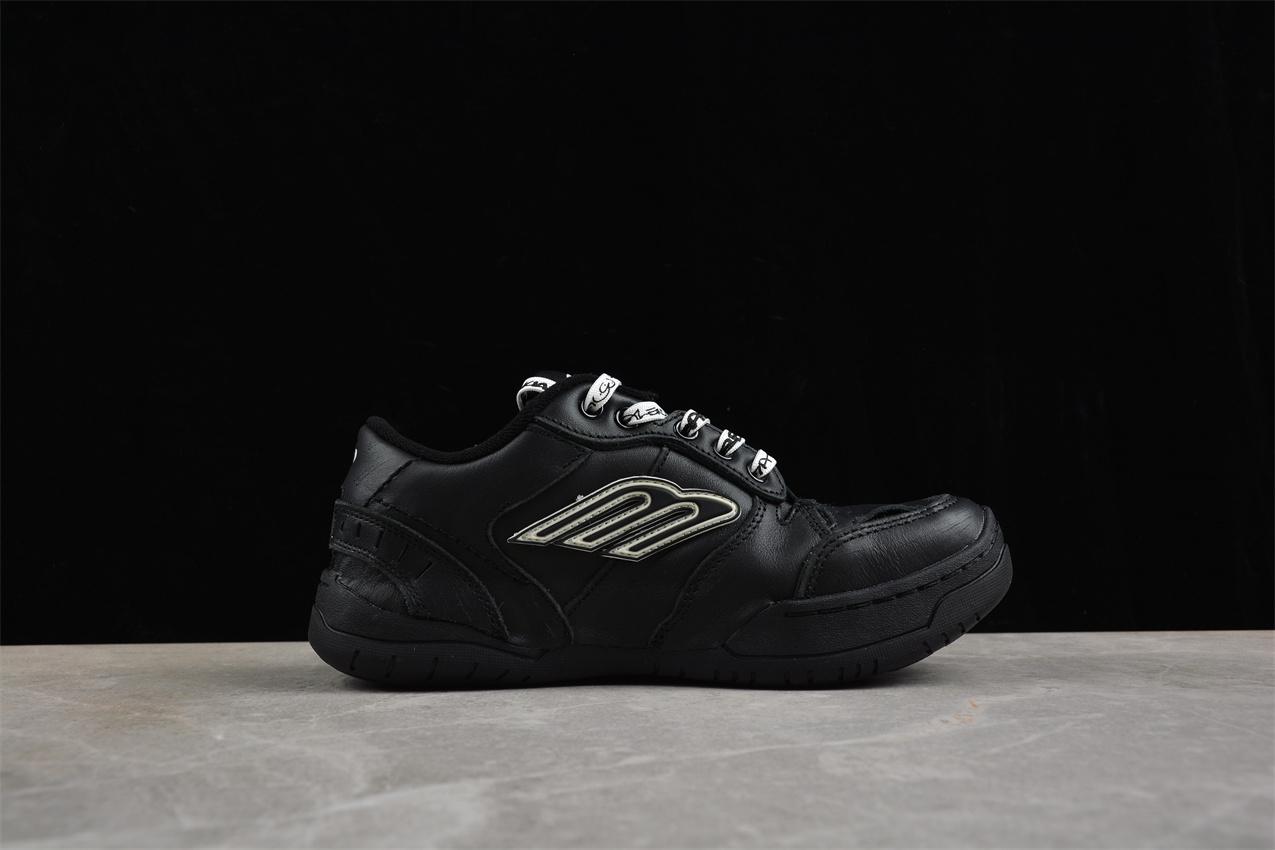 Balenciaga Hamptons Worn Out "Black/White" фото № 2