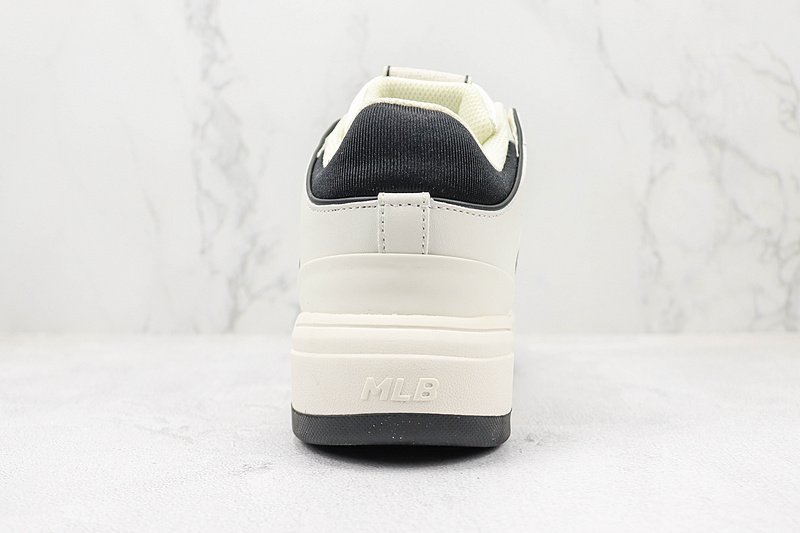 New York Yankees x MLB Chunky Liner Mid "Off White/Black" фото № 9