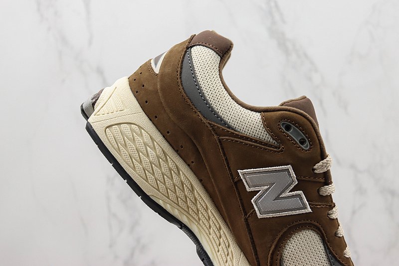 New Balance 2002R "Brown/Cream White" фото № 3