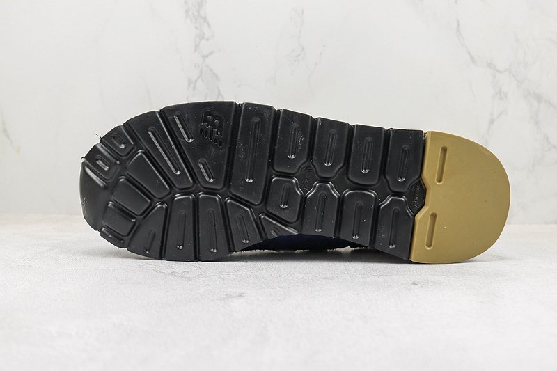 Carhartt WIP x New Balance 990v1 "Sculpture Center" фото № 8