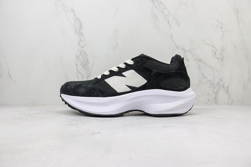 New Balance Warped Runner "Black/White/Off White" фото № 2