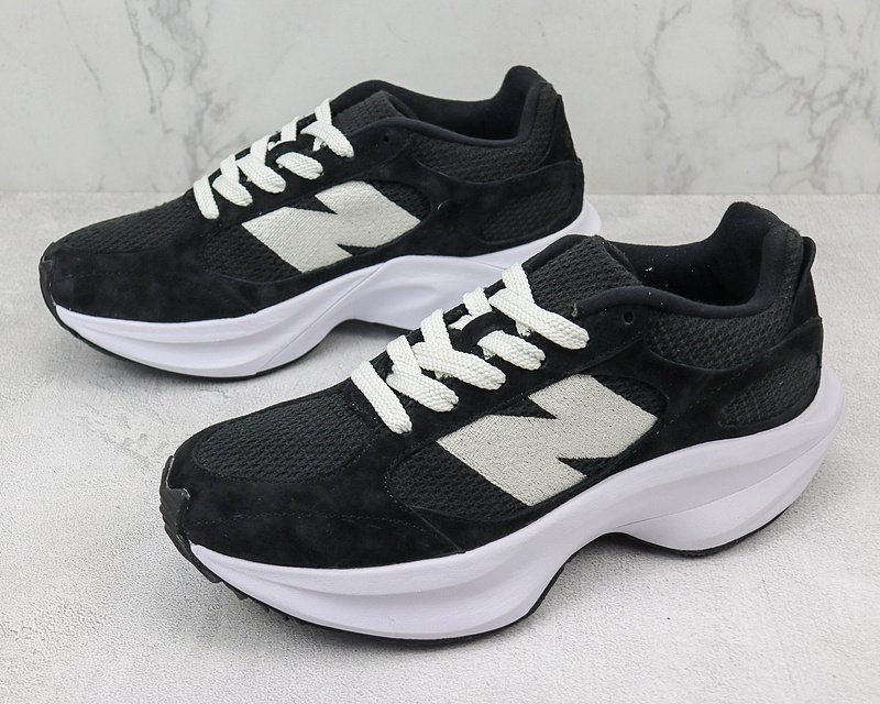 New Balance Warped Runner "Black/White/Off White" фото № 5