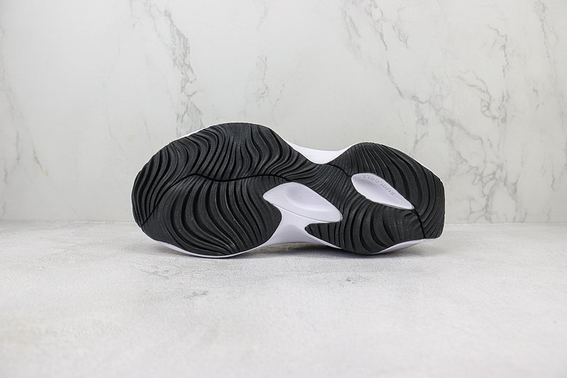 New Balance Warped Runner "Black/White/Off White" фото № 8