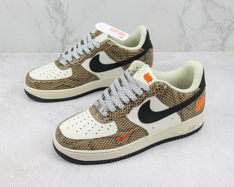Undefeated x Nike Air Force 1 Low "Brown Snake" фото № 5