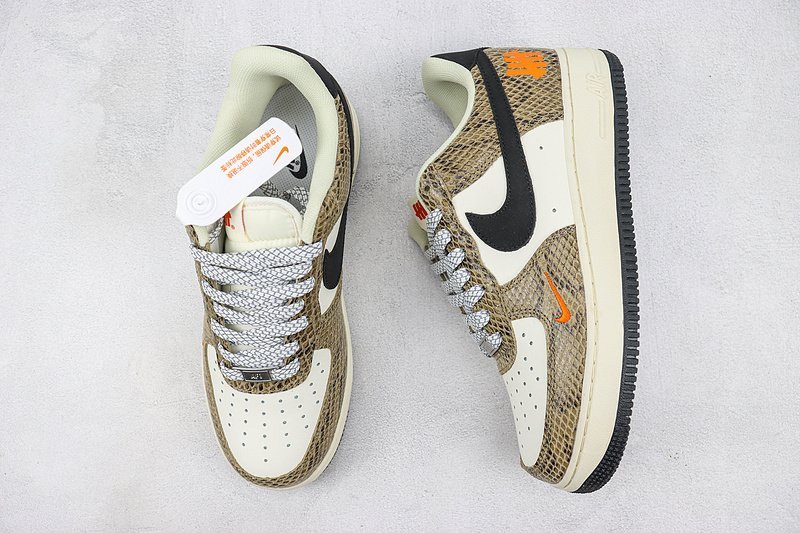 Undefeated x Nike Air Force 1 Low "Brown Snake" фото № 6
