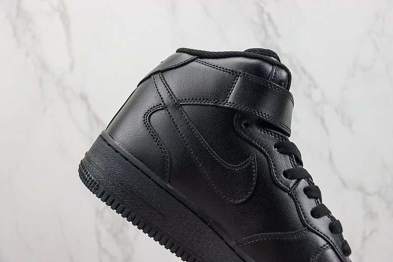 Nike Air Force 1 Mid "Triple Black" фото № 3