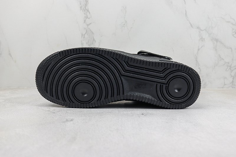 Nike Air Force 1 Mid "Triple Black" фото № 8