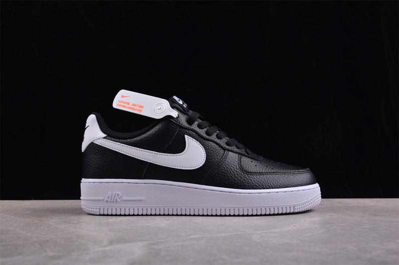 Nike Air Force 1 "Total Black/White" фото № 8