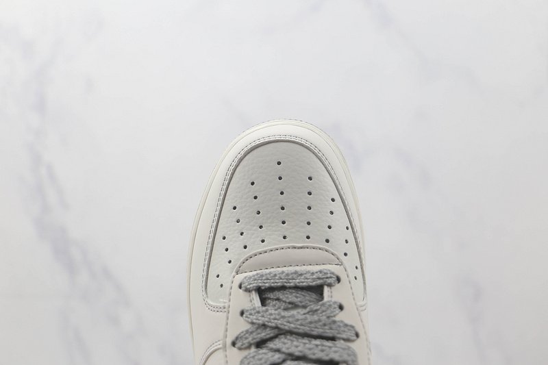 Undefeated x Air Force 1 Low "Cream White/Silver Grey" фото № 4