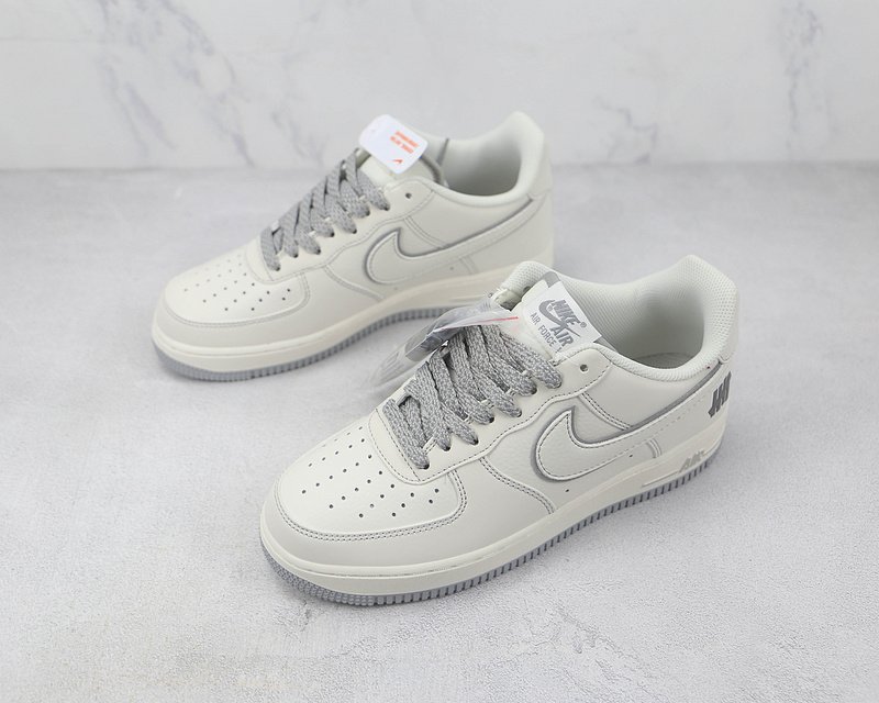 Undefeated x Air Force 1 Low "Cream White/Silver Grey" фото № 5