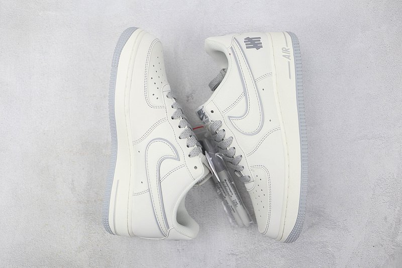 Undefeated x Air Force 1 Low "Cream White/Silver Grey" фото № 6