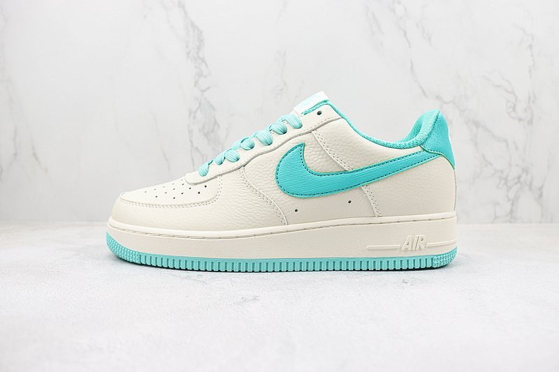 Tiffany & Co. x Nike Air Force 1 Low "White Vine/Tiffany Blue" фото № 2