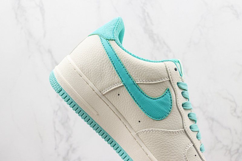 Tiffany & Co. x Nike Air Force 1 Low "White Vine/Tiffany Blue" фото № 3