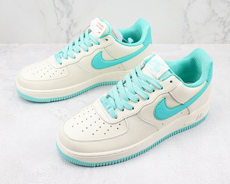 Tiffany & Co. x Nike Air Force 1 Low "White Vine/Tiffany Blue" фото № 5