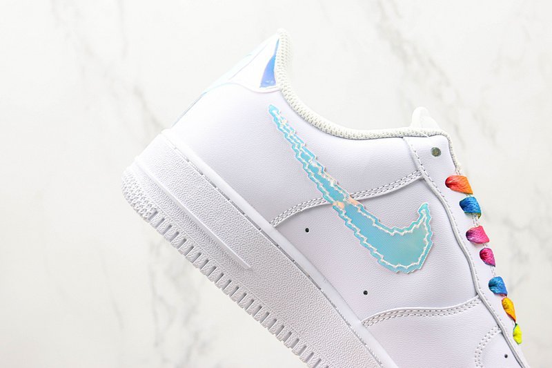 Nike Air Force 1 Low "Glossy Swoosh/Pixel" фото № 3
