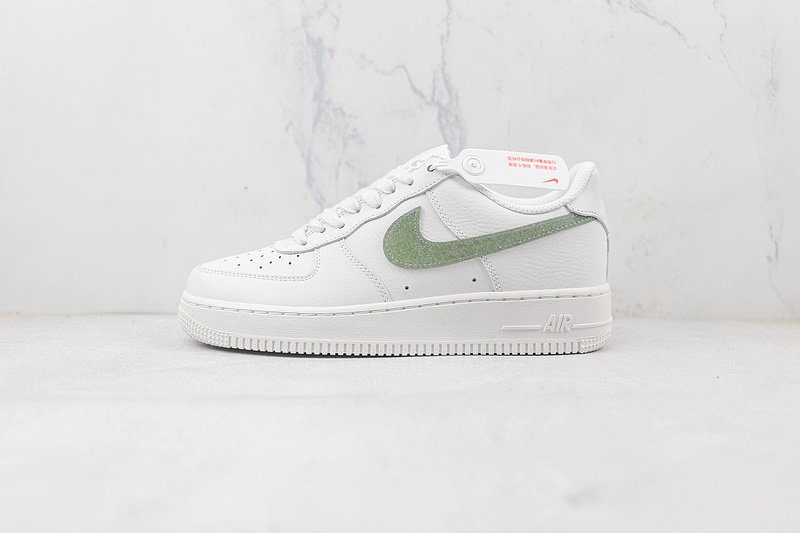 Nike Air Force 1 Low "White/Gold Glitter Swoosh" фото № 2