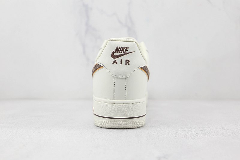 Louis Vuitton x Nike Air Force 1 Low "Beige/Brown/Gold Swoosh" фото № 9