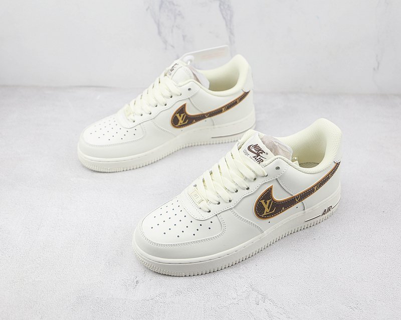 Louis Vuitton x Nike Air Force 1 Low "Beige/Brown/Gold Swoosh" фото № 5