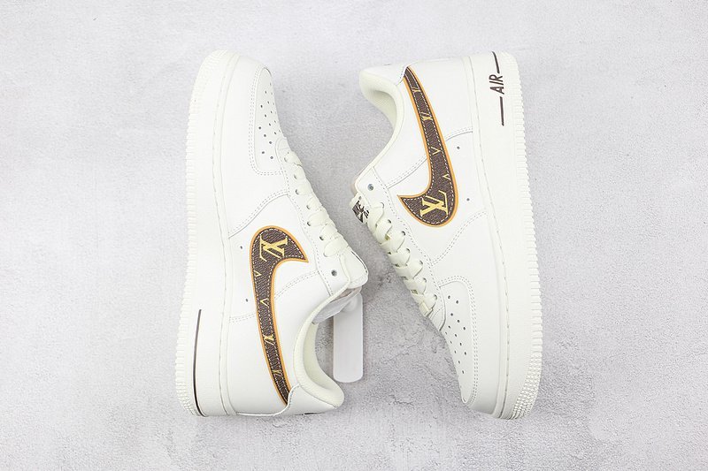 Louis Vuitton x Nike Air Force 1 Low "Beige/Brown/Gold Swoosh" фото № 7