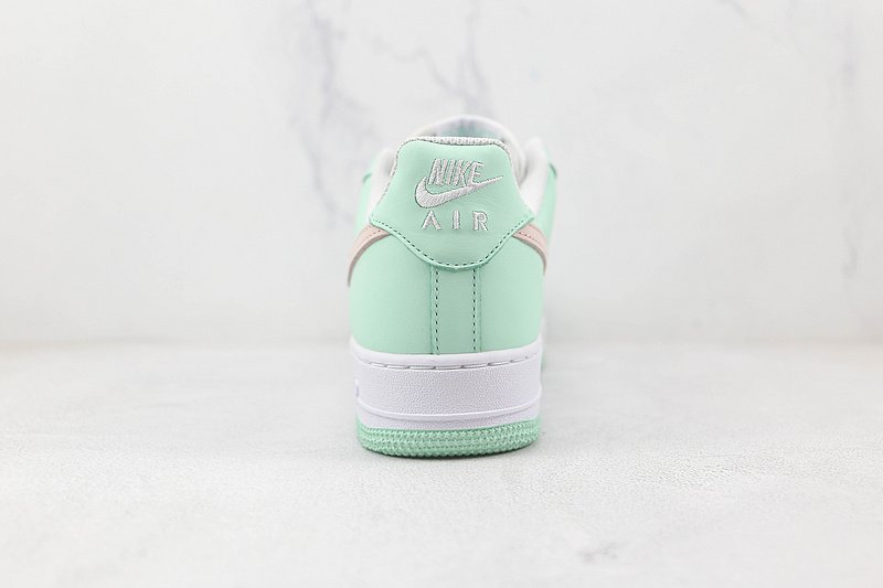Nike Air Force 1 07 "Green Tender" фото № 9