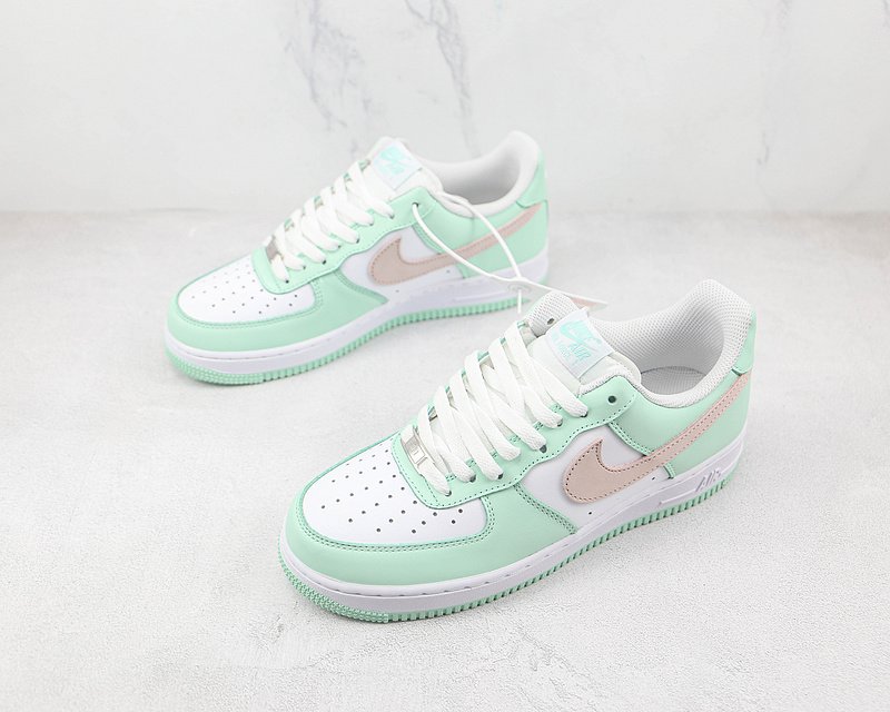 Nike Air Force 1 07 "Green Tender" фото № 5