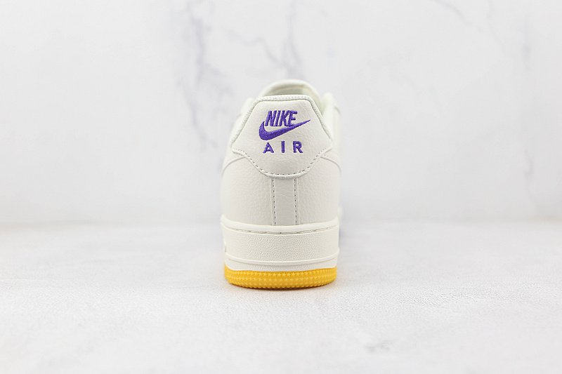 Nike Air Force 1 07 Low "Essential White" фото № 9