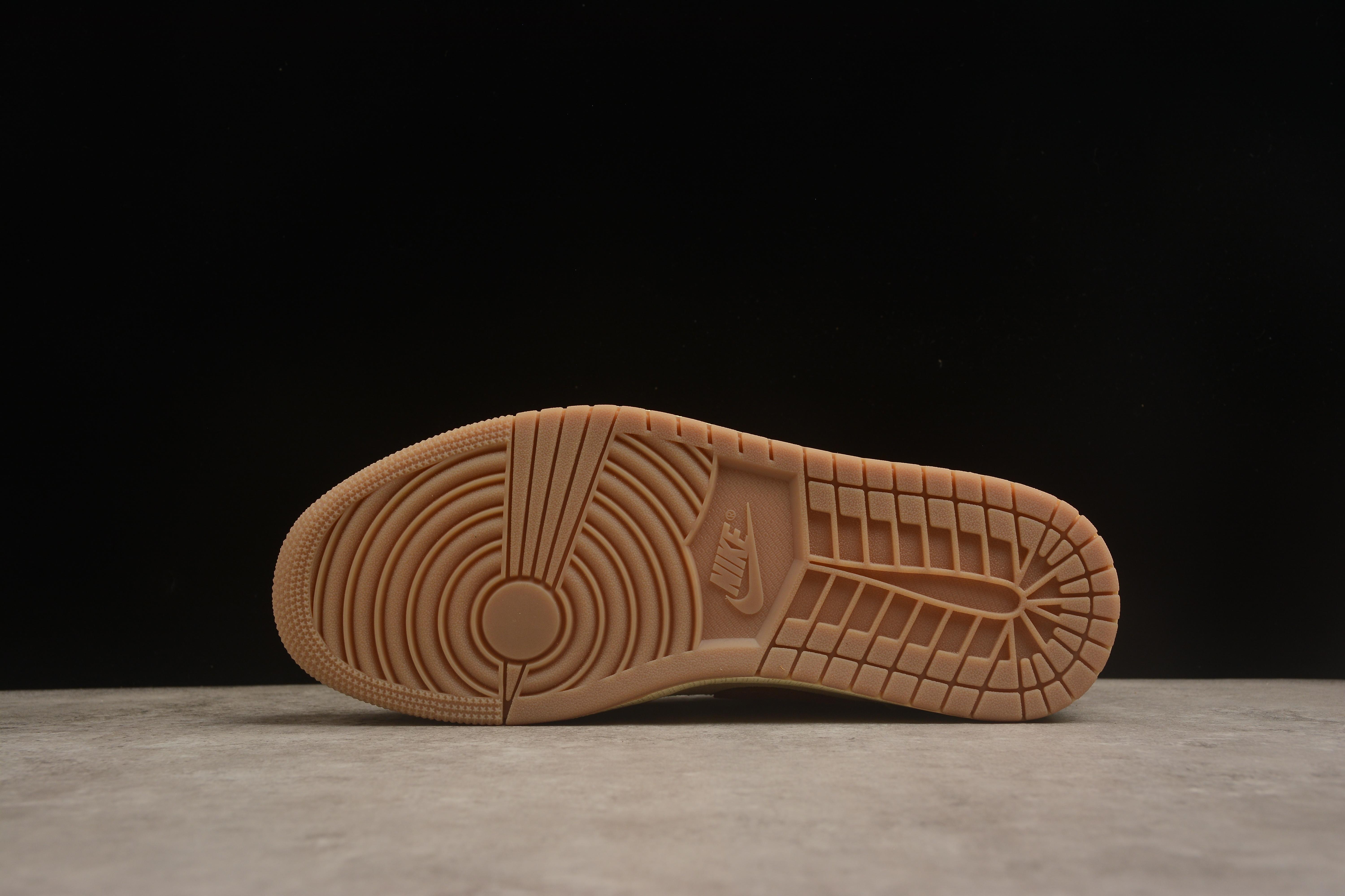 Zion Williamson X Nike Air Jordan 1 Retro Low "Voodoo" фото № 4