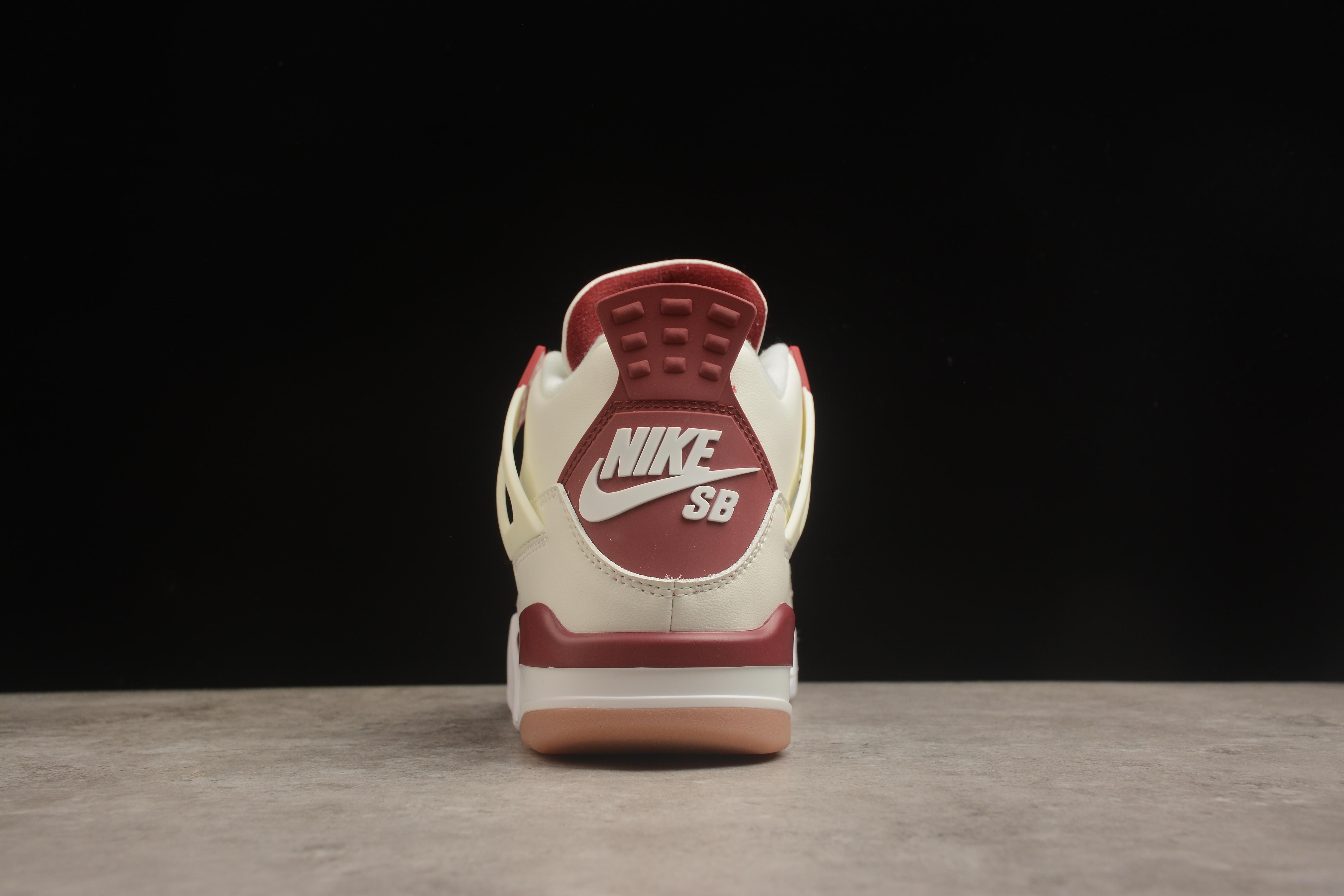 SB x Nike Air Jordan 4 Retro SP "Varsity Red" фото № 5