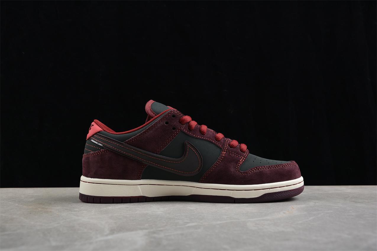 The Riot x Nike SB Dunk Low "Mahogany" фото № 2