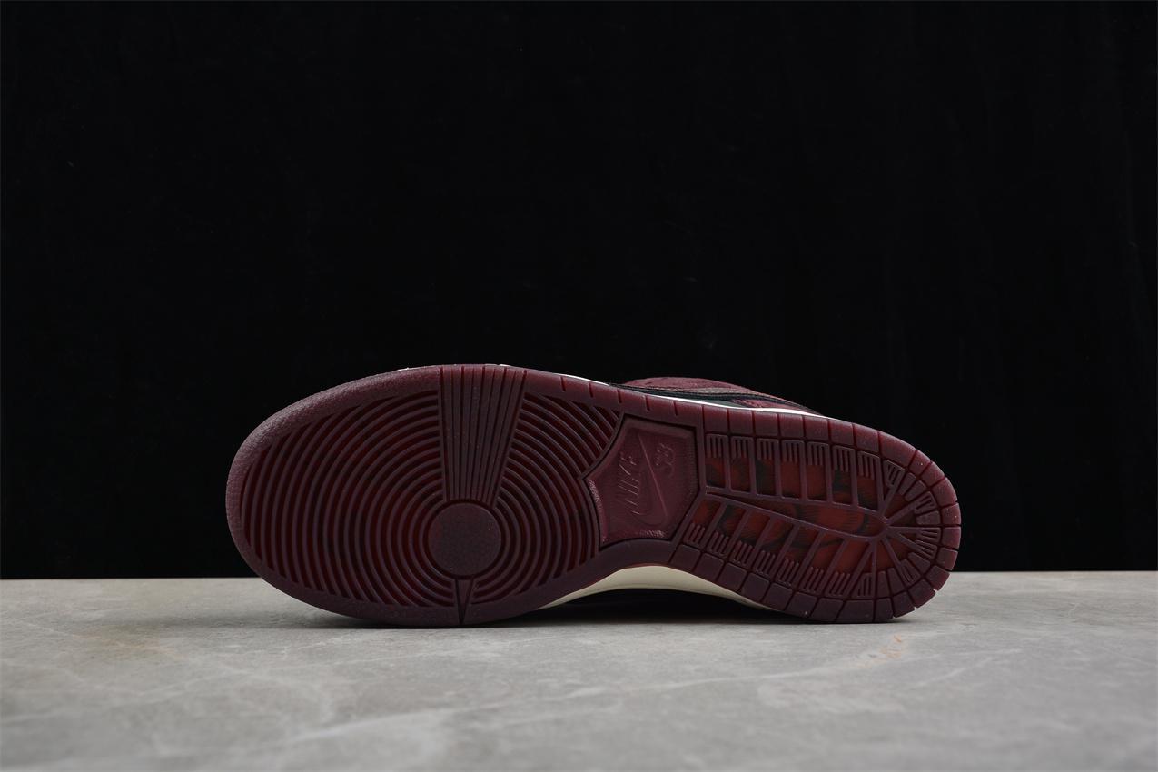 The Riot x Nike SB Dunk Low "Mahogany" фото № 4