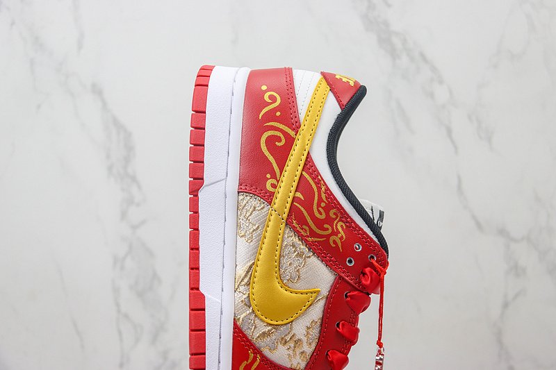 Nike Dunk Low "Wedding Red" фото № 3