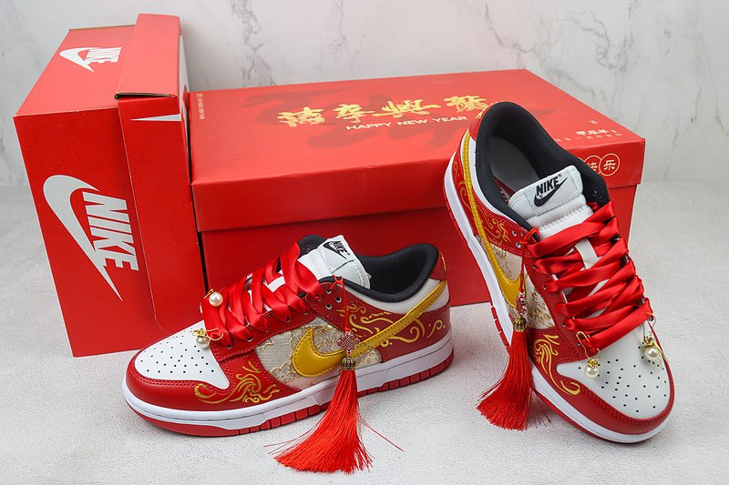 Nike Dunk Low "Wedding Red" фото № 8