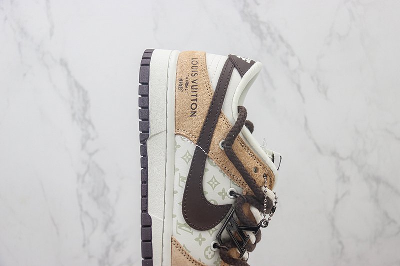 Louis Vuitton x Nike Dunk Low "Cream White/Black/Bisque" фото № 3