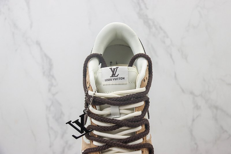 Louis Vuitton x Nike Dunk Low "Cream White/Black/Bisque" фото № 5