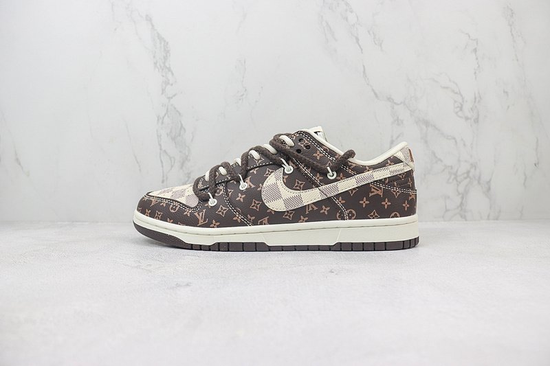 Louis Vuitton x Nike Dunk Low "Carob Brown/Beige Monogram" фото № 2