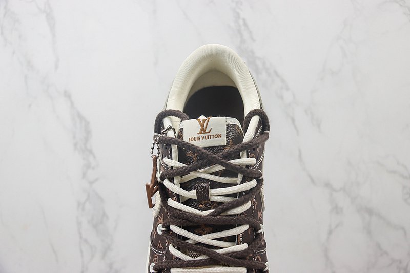 Louis Vuitton x Nike Dunk Low "Carob Brown/Beige Monogram" фото № 5