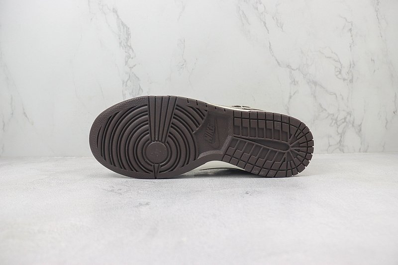 Louis Vuitton x Nike Dunk Low "Carob Brown/Beige Monogram" фото № 8