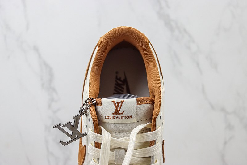 Louis Vuitton x Nike Dunk Low "Cinnamon Beige/White/Grey" фото № 5