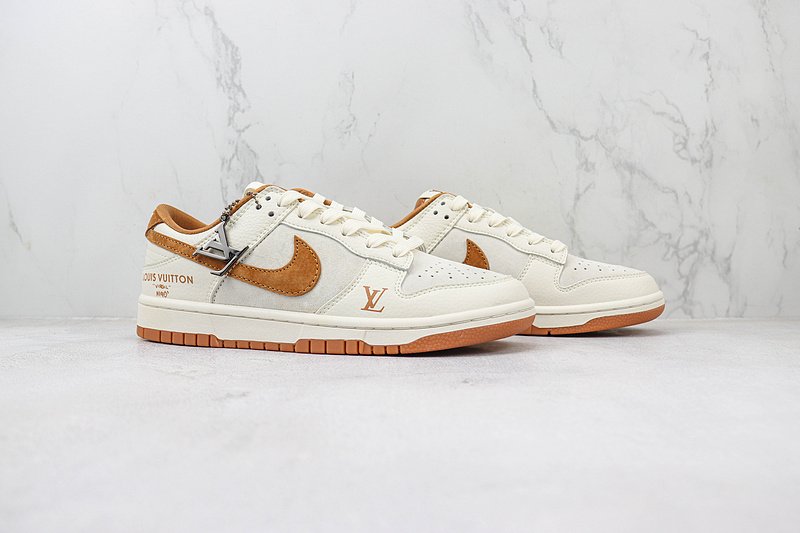 Louis Vuitton x Nike Dunk Low "Cinnamon Beige/White/Grey" фото № 6