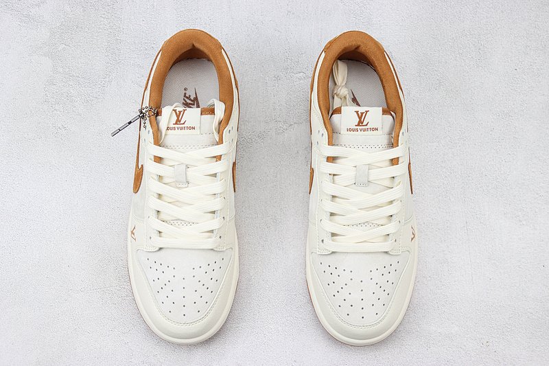 Louis Vuitton x Nike Dunk Low "Cinnamon Beige/White/Grey" фото № 7