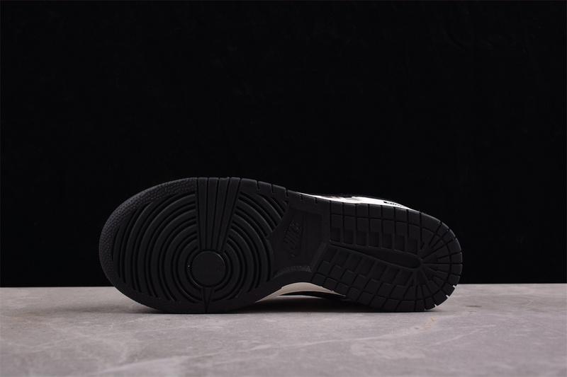 Supreme x Burberry x Nike Dunk Low "Beige Check" фото № 6