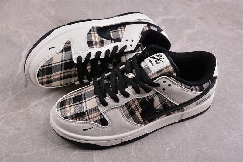 Supreme x Burberry x Nike Dunk Low "Beige Check" фото № 3