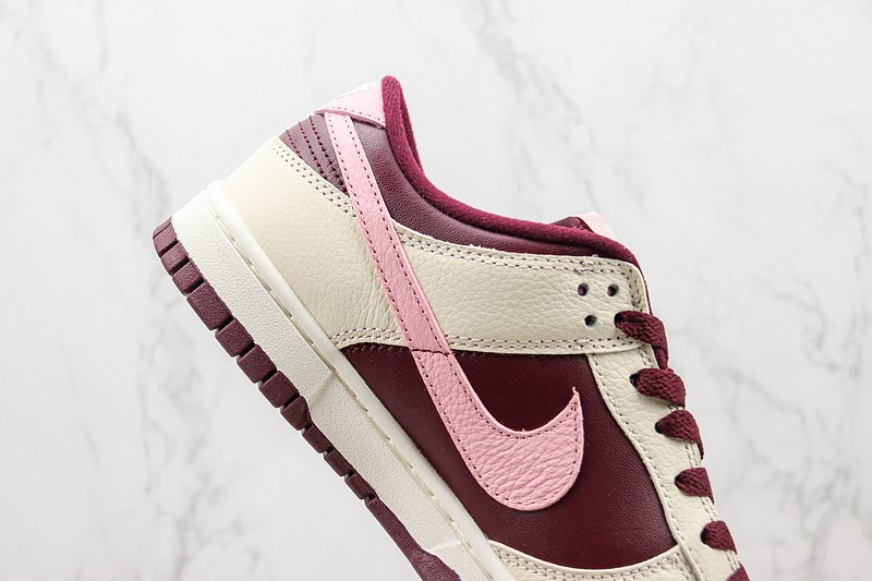 Nike Dunk Low Premium "Valentine’s Day" фото № 4