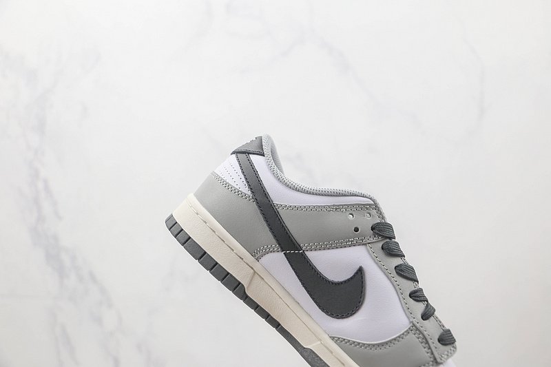 Nike Dunk Low "Light Smoke Grey" фото № 4