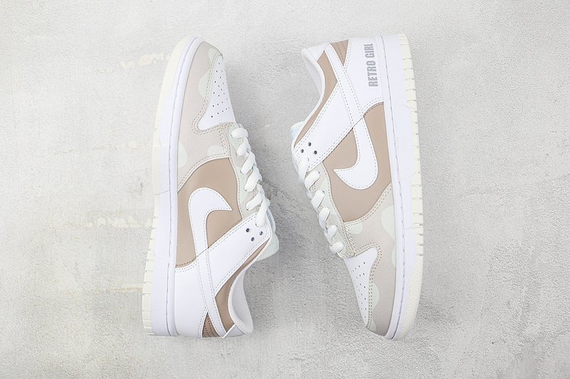 Nike SB Dunk Low Retro "Girl" фото № 7